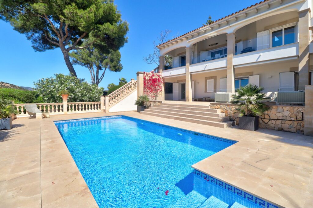 6-bed sea view villa for sale in Nova Santa Ponsa Mallorca