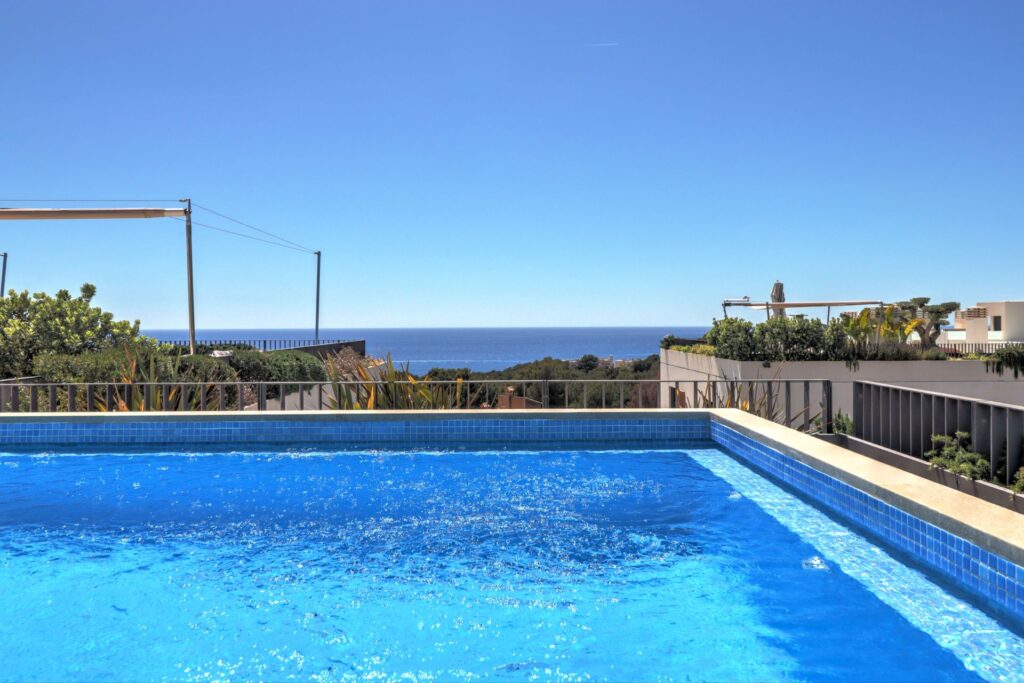 2-bed penthouse with pool for sale in Nova Santa Ponsa Mallorca
