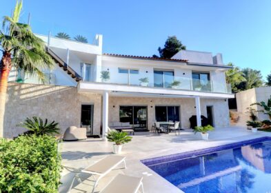 =Refurbished 5-bed villa with pool and sea view terrace in Nova Santa Ponsa, Mallorca
