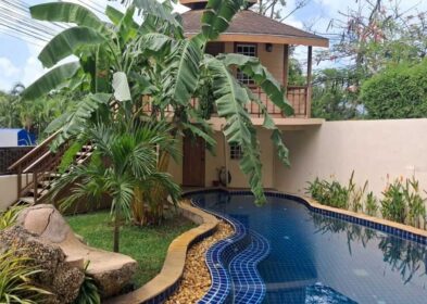 5-bed villa with pool and treehouse in Nai Harn, Phuket