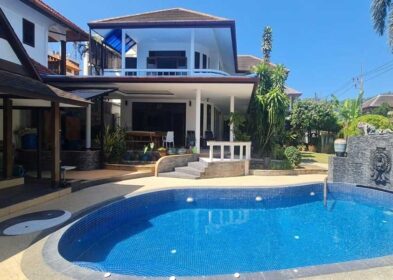 5-bed pool villa with garden and sala for sale in Soi Saiyuan, Rawai