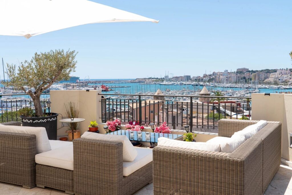 Sea view apartment in Santa Catalina, Mallorca with wraparound terrace