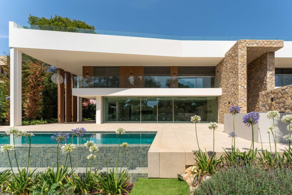 Exterior of modern 4-bed villa in Santa Ponsa, Calvià, Mallorca