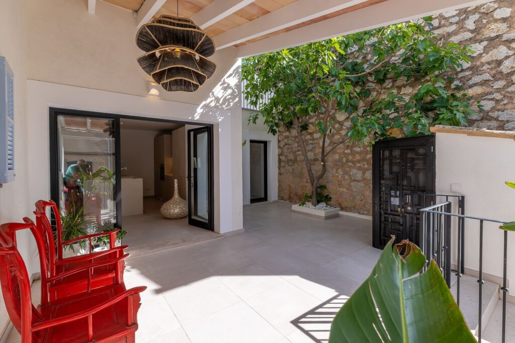 Renovated 3-bed villa with terraces in S’Arracó, Andratx