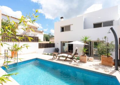 3-bed villa with pool and sea views for sale in Gènova, Palma