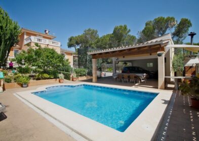 4-bed villa with pool and terraces for sale in Santa Ponsa, Calvià