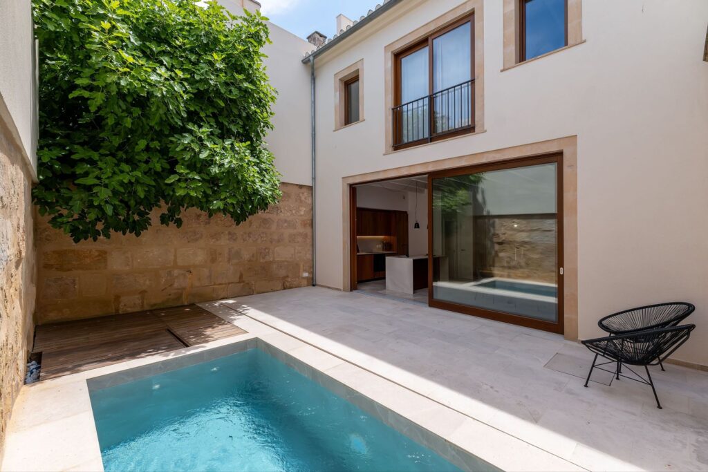 4-bed townhouse with plunge pool for sale in Pollença, Mallorca