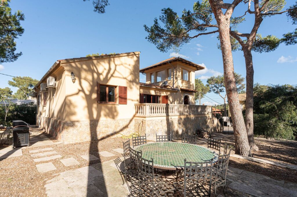 4-bed villa with sea views and terrace for sale in El Toro, Calvià