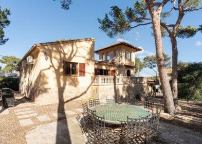4-bed villa with sea views and terrace for sale in El Toro, Calvià
