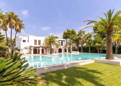 3-bed Ibiza villa with pool and garden in Santa Eulalia