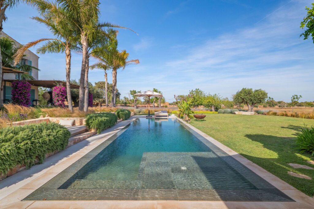 5-bed country villa with golf course in Mallorca