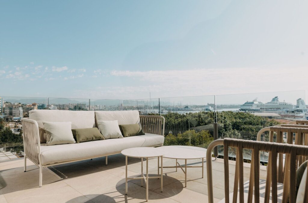 3-bed sea view apartment in Palma, Mallorca