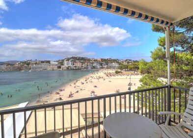 2-bed beachfront apartment in Santa Ponsa, Calvià