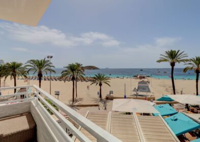 2-bed beachfront apartment in Calvià, Mallorca