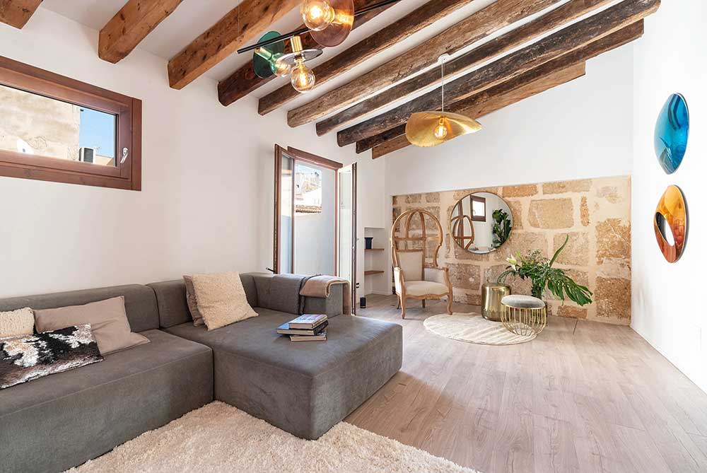 2-bed refurbished townhouse with roof terrace in Santa Catalina, Palma, Mallorca