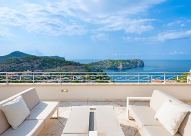 3-bed penthouse with sea views, rooftop terrace, KLAFS Sanarium and smart home system, Puerto de Andratx, Mallorca