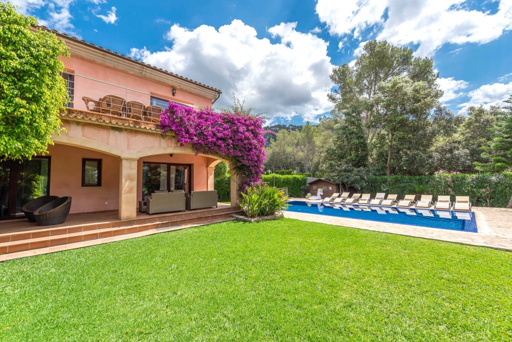 5-bed villa with pool, rental license and gym in Son Toni, Pollença, Mallorca