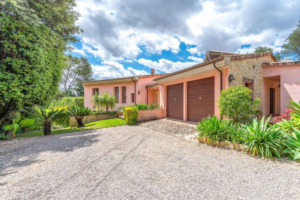 5-bed villa with pool, rental license and gym in Son Toni, Pollença, Mallorca