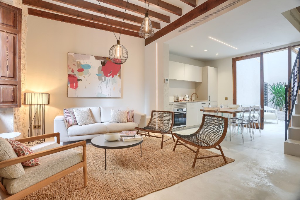 3-bed renovated townhouse with plunge pool in Pollença Pueblo, Mallorca