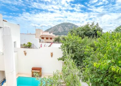 2-bed villa with attic and mountain views in Calvary, Pollensa, Mallorca