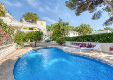 Semi-detached 4-bed villa with pool, mountain and partial sea views in Santa Ponsa, Calvia, Mallorca
