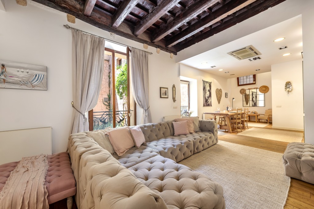 2-bed duplex apartment with preserved original features near the cathedral in Palma Old Town, Mallorca