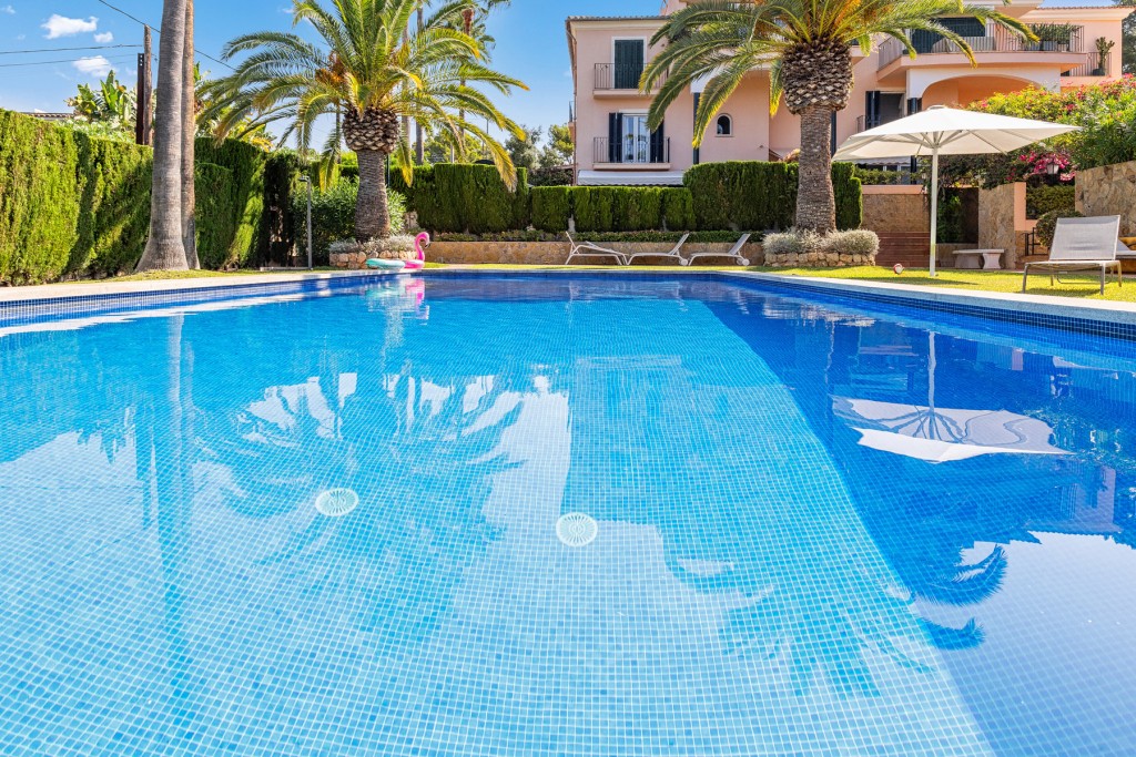 3-bed duplex apartment with large terraces and pool access in Bendinat, Mallorca
