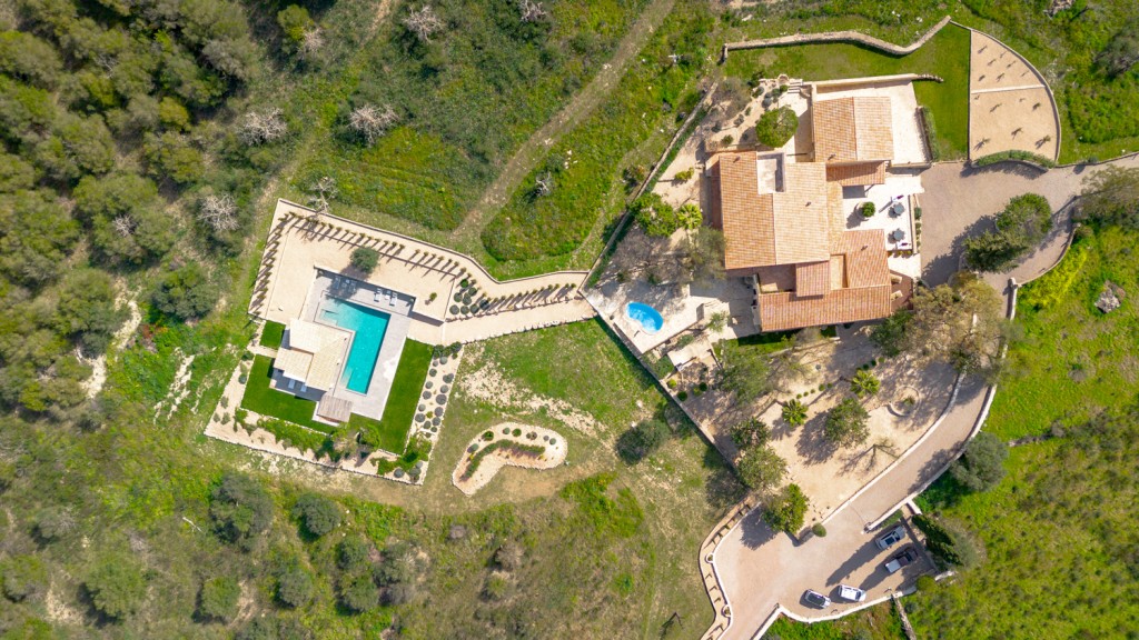 7-bed finca estate with pool and spa on 115,000 sqm plot in Sineu, Mallorca