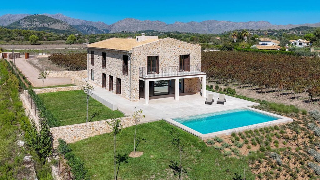 Brand-new 4-bed country villa with pool and panoramic mountain views between Pollensa and Alcudia, Mallorca
