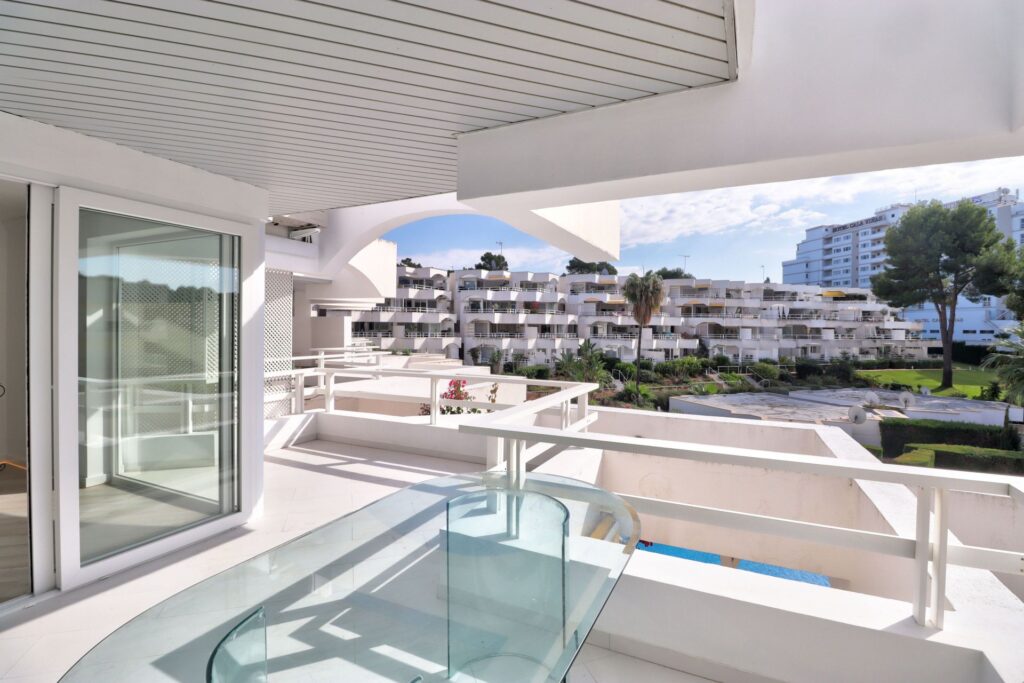 2-bed reformed apartment with sea views in Ses Baranes, Cala Vinyes, Calvia, Mallorca
