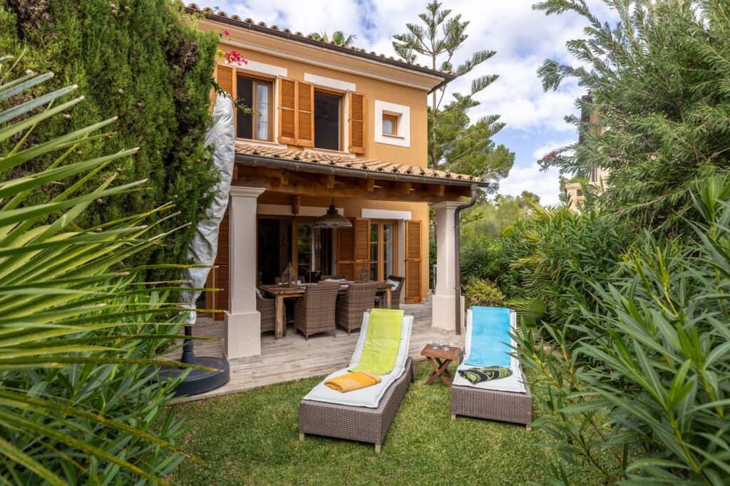 3-bed traditional villa with private garden in Los Pinos, Nova Santa Ponsa, Mallorca