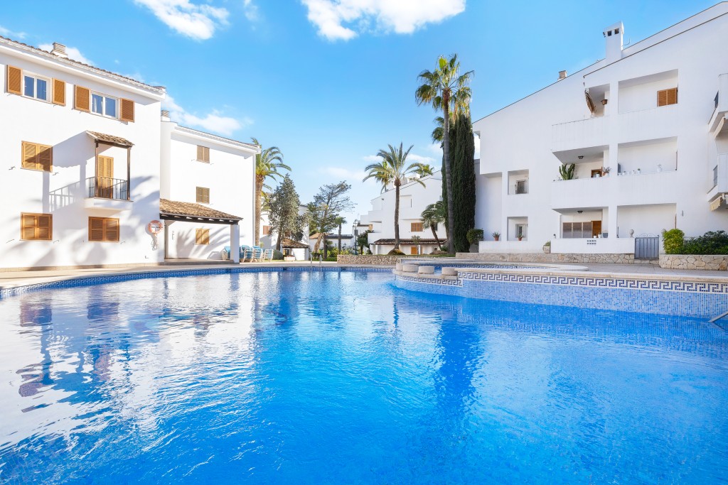 2-bed apartment with sea views near the beach in Son Caliu, Calvia, Mallorca