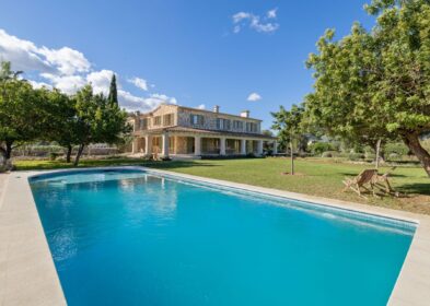 5-bed refurbished country villa with pool and mountain views between Pollensa and Alcudia, Mallorca