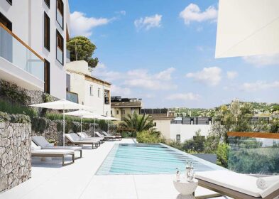 3-bed penthouse with roof terrace and pool in Cala Major, Mallorca