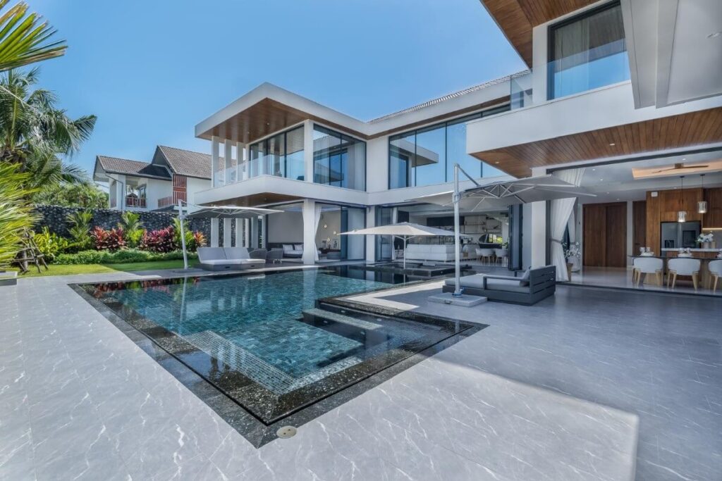 5-bed luxury smart pool villa near Nai Harn Beach, Rawai, Phuket, 439 sqm
