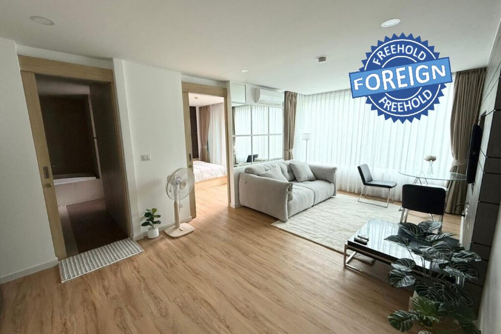 1-bed freehold condo with balcony in Kalim, Phuket near beach