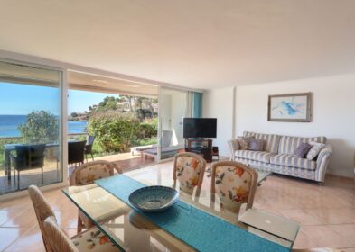 2-bed oceanfront ground floor apartment in Santa Ponsa, Calvia, Mallorca