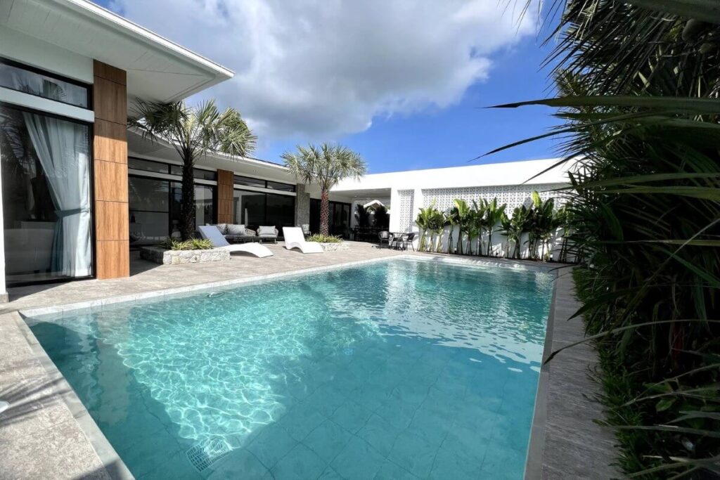 Modern single-level 3-bed pool villa in Rawai, Phuket