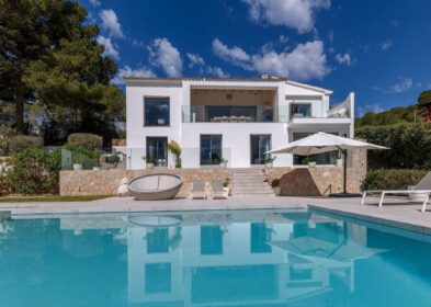 5-bed renovated pool villa on flat plot in Camp de Mar, Andratx, Mallorca