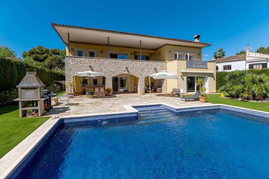 4-bed south-facing villa in Costa de la Calma, Calvia, Mallorca