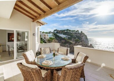 Frontline 3-bed sea view apartment in Santa Ponsa, Calvia, Mallorca