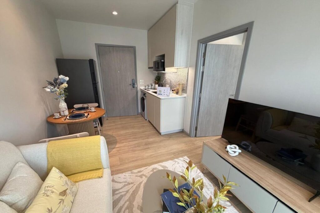 1-bed corner condo, 5th floor, 500m from Nai Yang Beach, Phuket