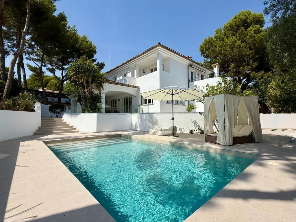 Renovated 4-bed pool villa with private garden in Santa Ponsa, Calvia, Mallorca