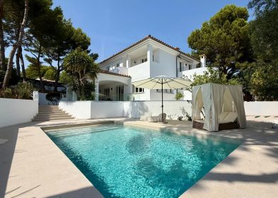 Renovated 4-bed pool villa with private garden in Santa Ponsa, Calvia, Mallorca