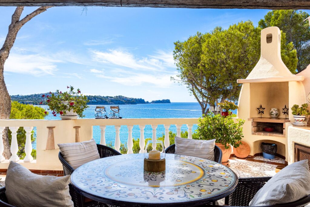 3-bed frontline apartment with sea views and Malgrats Islands outlook for sale in Costa de la Calma, Calvia, Mallorca