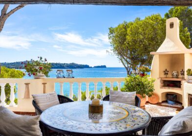 3-bed frontline apartment with sea views and Malgrats Islands outlook for sale in Costa de la Calma, Calvia, Mallorca