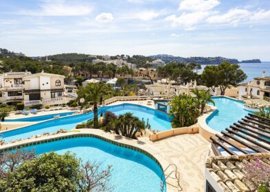 4-bed frontline ground floor apartment with sea views for sale in Costa de la Calma, Calvia, Mallorca