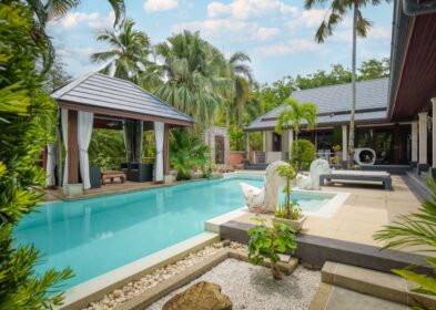 4-bed modern pool villa with large garden in Rawai, Phuket
